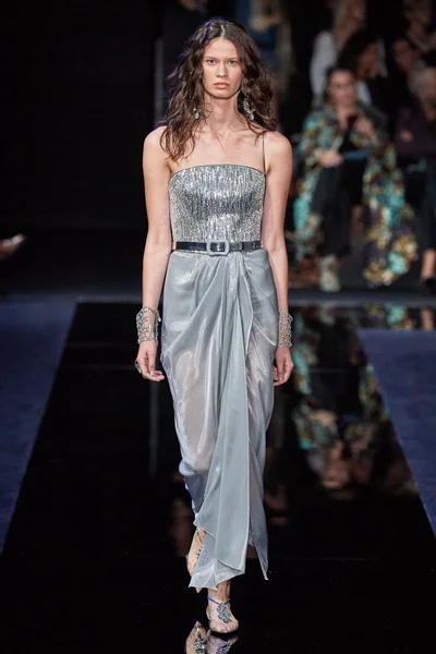 Look 60